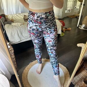 Lululemon Women’s 6 Wunder Under Culuture Clash Luxtreme Pants